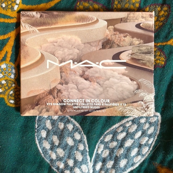 MAC connect in color pallet - Picture 1 of 3